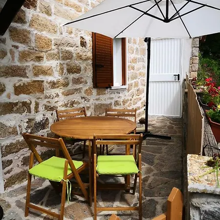 Le Village Nyaraló